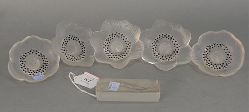 SIX PIECE GROUP OF LALIQUE TO INCLUDE 37a8d1