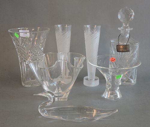 ASSORTED GROUP OF GLASS AND CRYSTAL