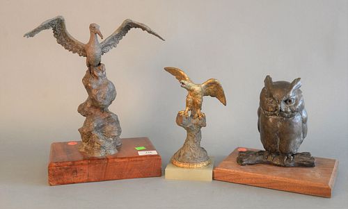 GROUP OF THREE BRONZE BIRD SCULPTURES 37a908