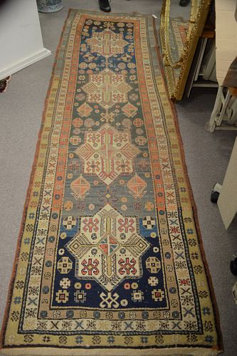 CAUCASIAN ORIENTAL RUNNER EARLY 37a948