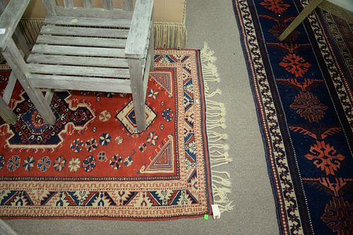 TWO ORIENTAL RUGS TO INCLUDE RUNNER 37a996