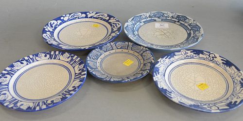 GROUP OF FIVE DEDHAM POTTERY PLATES