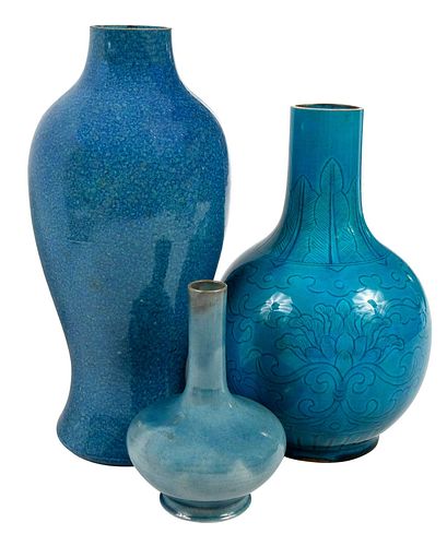 THREE CHINESE MONOCHROME BLUE GLAZED 37aa6a