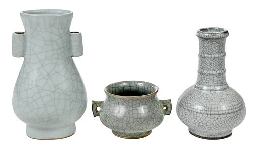 THREE CHINESE GUAN STYLE CELADON 37aa90