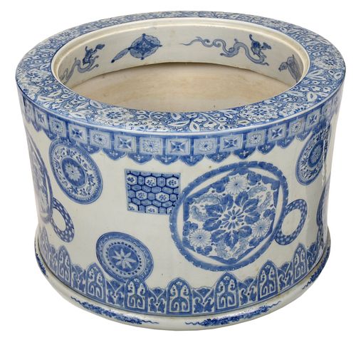 ASIAN BLUE AND WHITE PORCELAIN FOOT