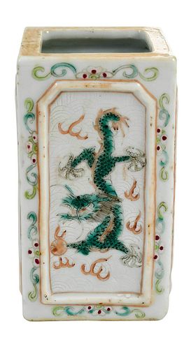 CHINESE FAMILLE VERTE SQUARE PORCELAIN 37aab9