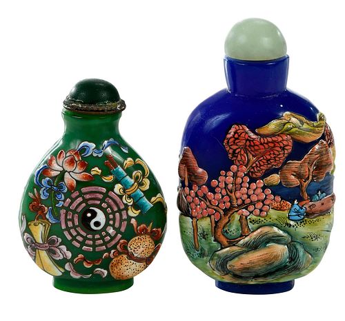 TWO CHINESE ENAMELED GLASS SNUFF 37aabe