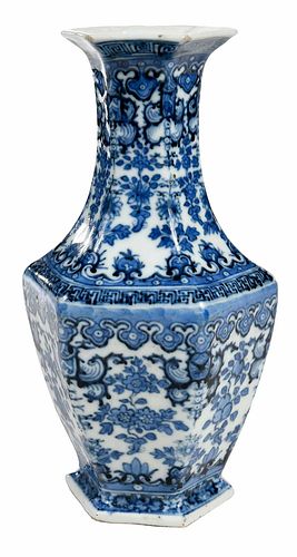 CHINESE BLUE AND WHITE PORCELAIN