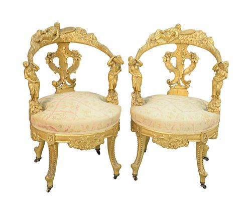 PAIR OF CARVED AND GILT DECORATED 37ac3a