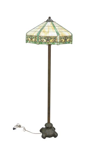 FLOOR LAMP WITH LEADED SHADE WITH 37acb3