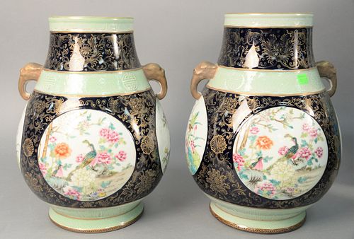PAIR OF CHINESE PORCELAIN JARS  37add9