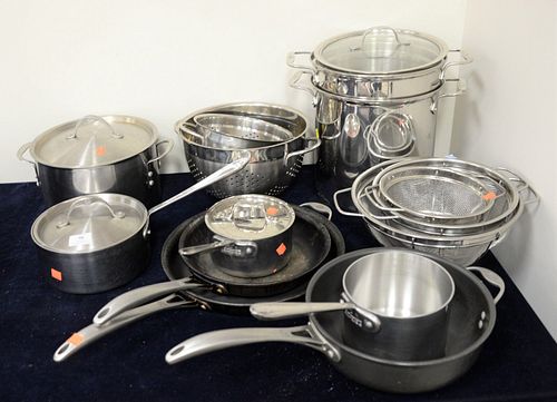 GROUP OF VARIOUS COOKWARE, TO INCLUDE,