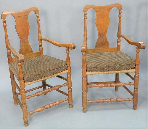 PAIR OF TWO WALLACE NUTTING QUEEN 37ae40