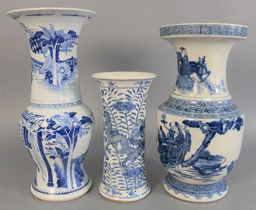 THREE CHINESE BLUE AND WHITE PORCELAIN 37ae62