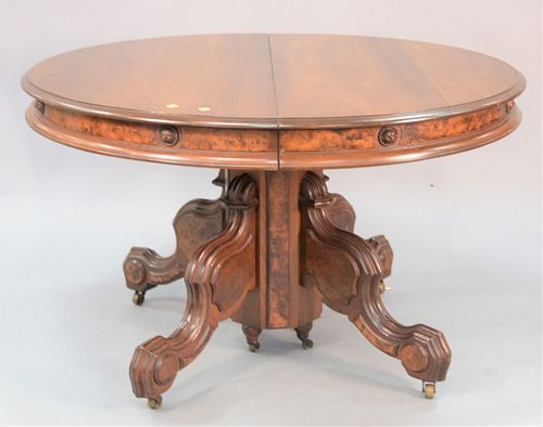 VICTORIAN ROUND WALNUT TABLE CARVED 37aec6