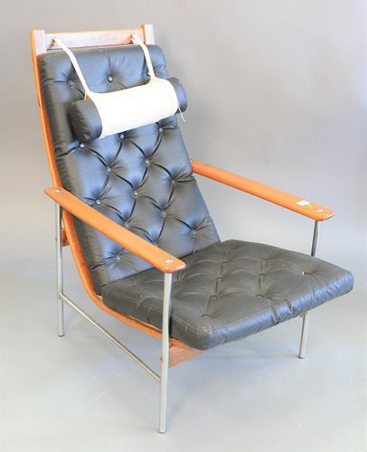 MID CENTURY MODERN ROSEWOOD ARMCHAIR,