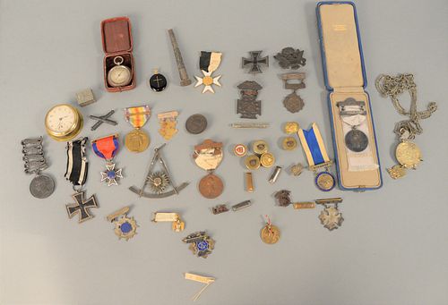 TRAY LOT OF MEDALS TO INCLUDE MILITARY 37afef