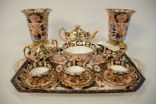 FIFTY ONE PIECE GROUP OF IMARI 37b145