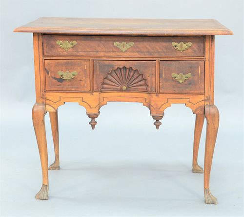DRESSING TABLE HAVING LINE INLAY