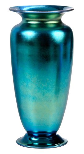 STEUBEN BLUE AURENE GLASS VASE1905-1933,