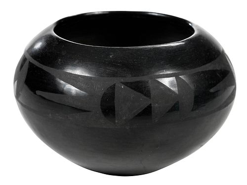 MARIA MARTINEZ BLACKWARE BOWLSan 378d69