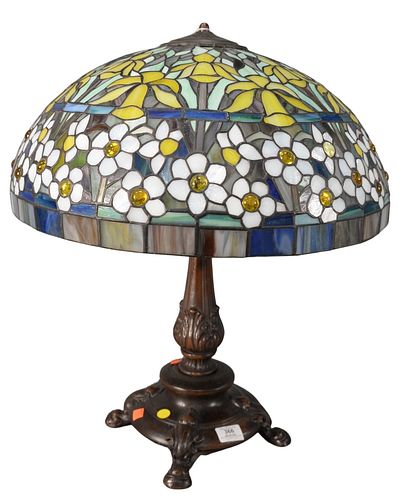 TIFFANY STYLE TABLE LAMP, HAVING