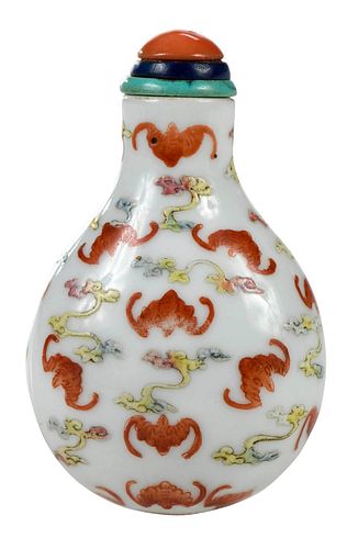 CHINESE ENAMELED PORCELAIN SNUFF 37934d