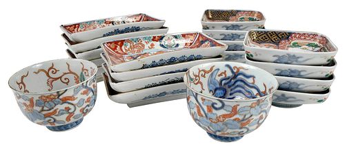 COLLECTION OF 19 IMARI PORCELAIN 379454