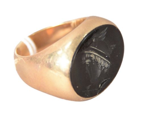 14 KARAT GOLD HARDSTONE CAMEO RING,