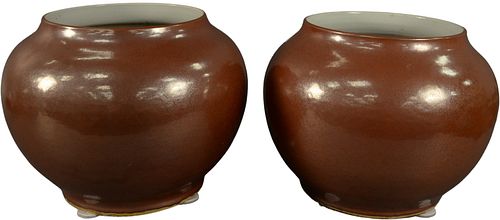 PAIR OF CHINESE PORCELAIN PLANTERS  37988d