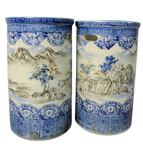 PAIR OF CHINESE BLUE AND WHITE 3798f1