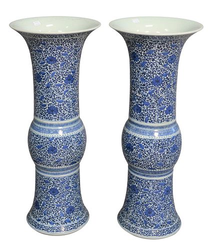 PAIR OF CHINESE BLUE AND WHITE 379a22