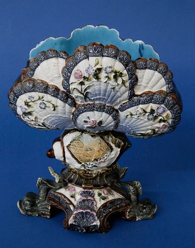 CONTINENTAL MAJOLICA SHELL VASE,