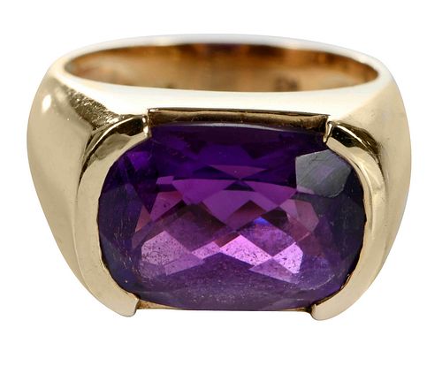 14KT AMETHYST RINGrectangle fancy 37c4c6