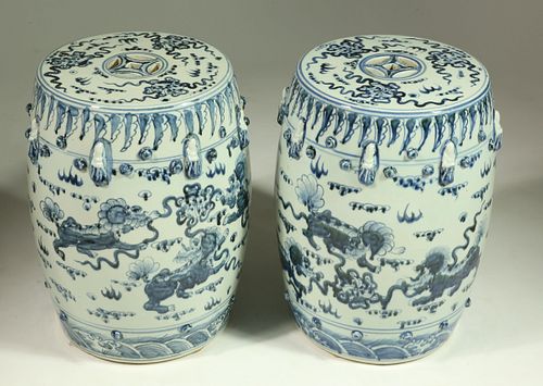 PAIR OF CHINESE BLUE AND WHITE