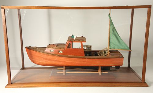 CARVED MODEL OF A LOBSTER BOAT 37c5f9