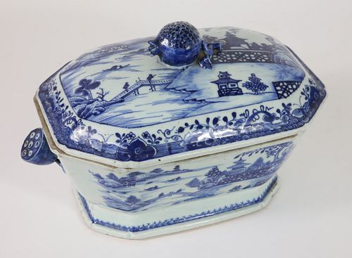 RARE CHINESE EXPORT BLUE AND WHITE