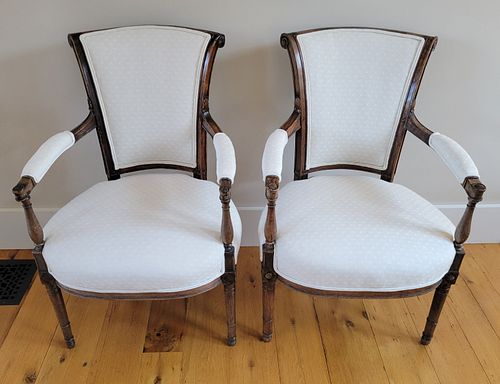 PAIR OF FRENCH FAUTEUIL WHITE UPHOLSTERED 37c64c