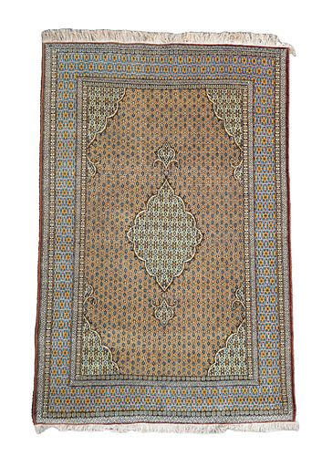 VINTAGE HAND KNOTTED ORIENTAL RUGVintage