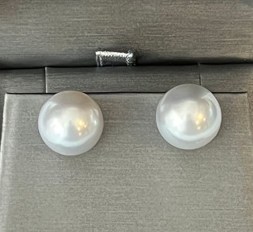 PAIR OF 12 1MM SOUTH SEA PEARL 37c6ee