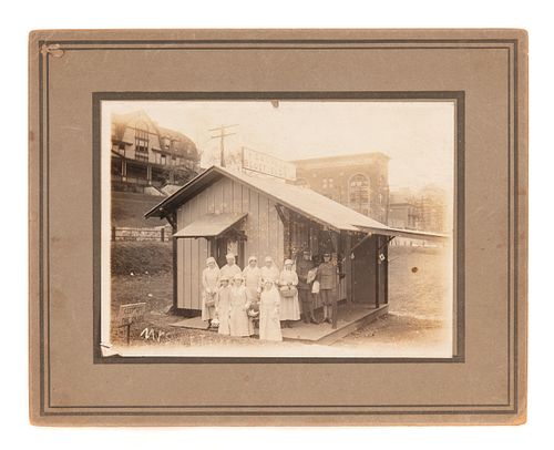 WWI ERA PHOTOGRAPH NURSES CANTEEN