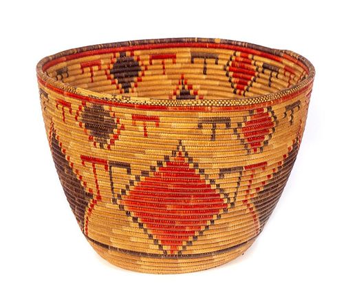 LARGE EARLY NATIVE AMERICAN BASKETLarge 37c79f