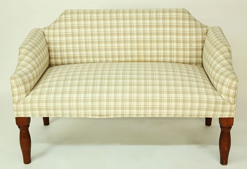 UPHOLSTERED SHAKER SETTEEUpholstered 37c913