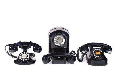 3 ANTIQUE BAKELITE TELEPHONES3