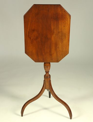 AMERICAN MAHOGANY TILT TOP CANDLE