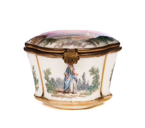 DRESDEN PORCELAIN ENAMELED BOXDresden 37cb40