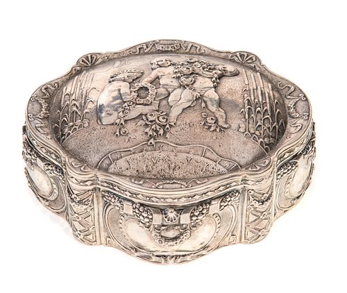 .800 SILVER LARGE DRESSER BOX WITH CUPIDS.800