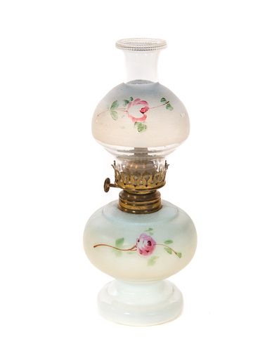 MINIATURE VICTORIAN OIL LAMPMiniature