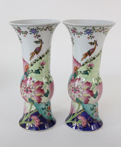 PAIR OF TOBACCO LEAF PATTERN PORCELAIN 37cd2d