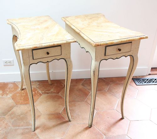 PAIR OF FRENCH PROVINCIAL STYLE 37cdb0